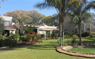 4 Bedroom House in Mooiplaats AH