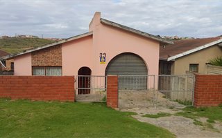 2 Bedroom House in Kwadwesi