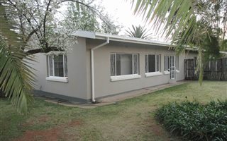 2 Bedroom Apartment in Dan Pienaar
