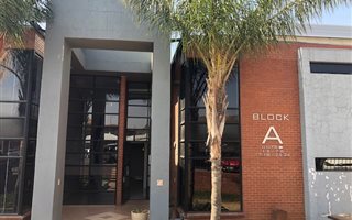 150 m² Office Space in Willowbrook