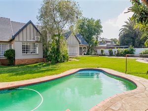 4 Bed House in Parkhill Gardens