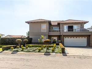 4 Bed House in Leeuwenhof Estate