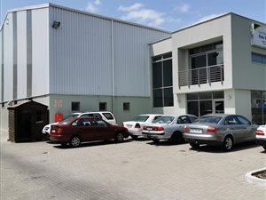 844 m² Industrial space in Airport Industria