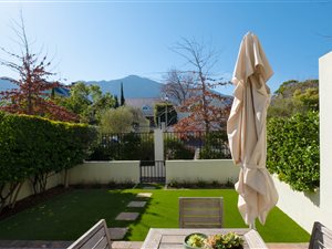 2 Bed Apartment in Franschhoek