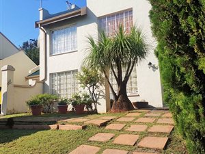 2 Bed Townhouse in Helderkruin