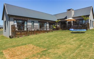 3 Bedroom House in Kraaibosch