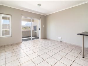 2 Bed Apartment in Paarl Central East