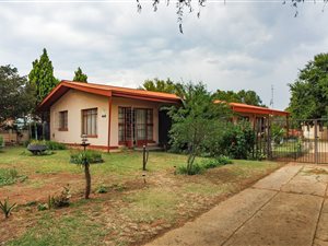 4 Bed House in Coligny