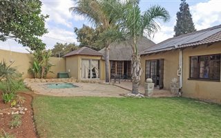 4 Bedroom House in Witpoortjie