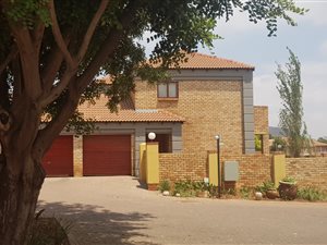 3 Bed Townhouse in Pinehaven