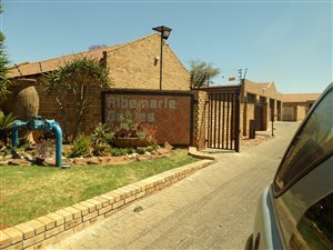 3 Bed Townhouse in Albemarle