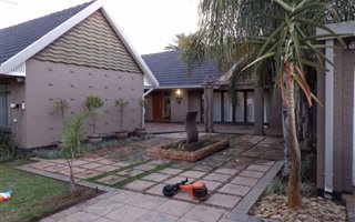 4 Bedroom House in Monument Heights