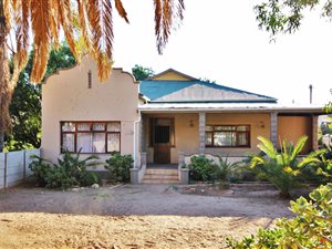 6 Bed House in Oudtshoorn