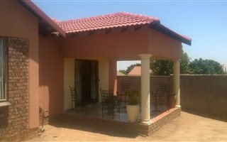 3 Bedroom Apartment in Soshanguve