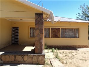3 Bed House in Suidrand
