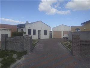 4 Bed House in Mitchells Plain