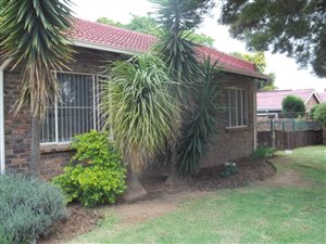 3 Bed House in Rooihuiskraal