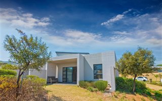 2 Bedroom Simplex in Jackal Creek Golf Estate