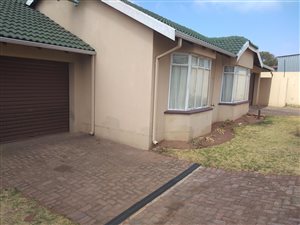 2 Bed Apartment in Grobler Park