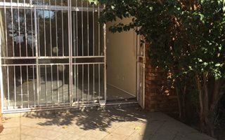 2 Bedroom Apartment in Zwartkop