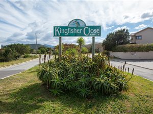 895 m² Land available in Wilderness