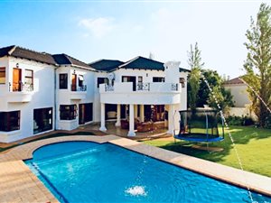 5 Bed House in Summerset Estate