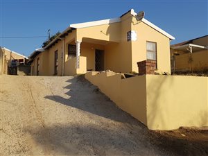 3 Bed House in Newlands West