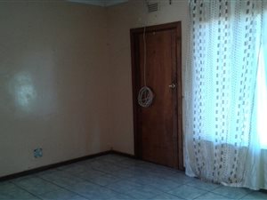 2 Bed House in Floors