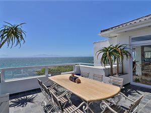6 Bed House in Simons Town