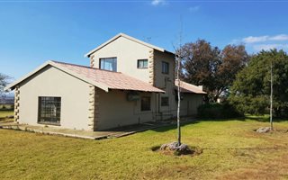 27.3 ha Smallholding in Faerie Glen
