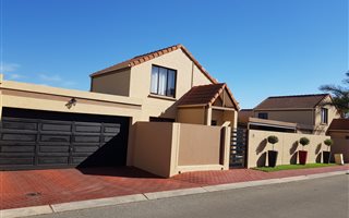 3 Bedroom Cluster in Sunninghill