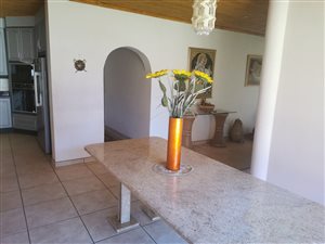 5 Bed House in Flora Gardens