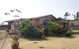 4 Bedroom House in Witbank Central