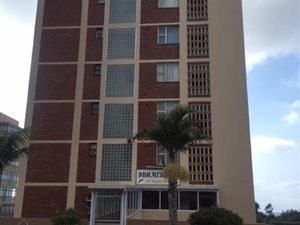 2 Bed Apartment in Amanzimtoti