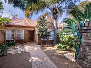 3 Bed Simplex in Hennopspark