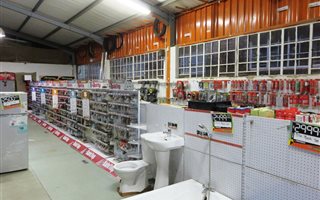 1415 m² Retail Space in Deneysville