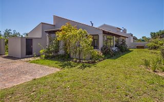 2 Bedroom House in Schoongezicht