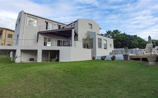 4 Bedroom House in Robberg