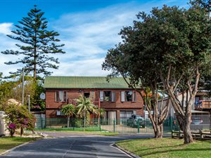 4 Bed House in Zeekoevlei