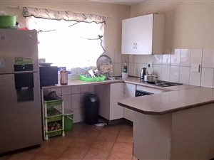 3 Bed Apartment in Rensburg