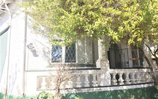 3 Bedroom House in Kensington