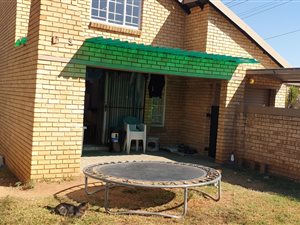 2 Bed Townhouse in Olivedale