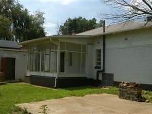 3 Bed House in Selection Park