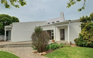 4 Bedroom House in Protea Valley