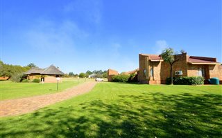 4 Bedroom House in Ruimsig