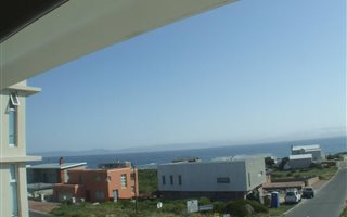 4 Bedroom House in Yzerfontein