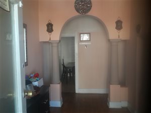 3 Bed House in Mayfair West