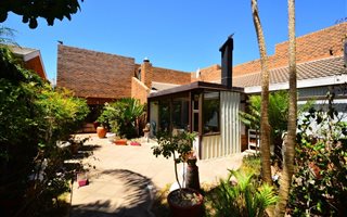 4 Bedroom House in Welgemoed