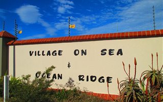 980 m² Land available in Village On Sea