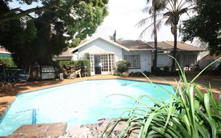 4 Bedroom House in Weltevreden Park